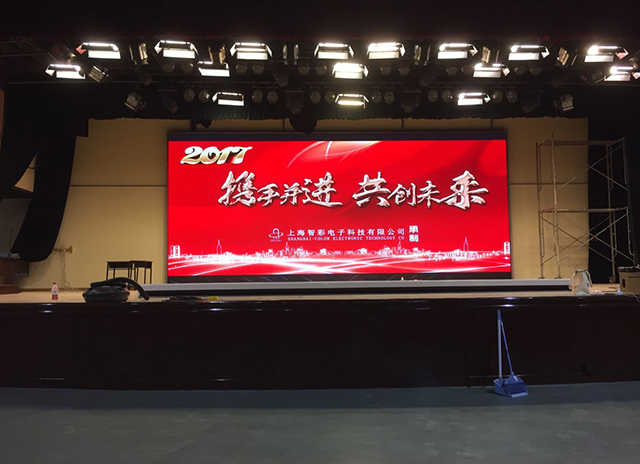 上海諾美國際學(xué)校室內(nèi)LED顯示屏由智彩科技定制、安裝
